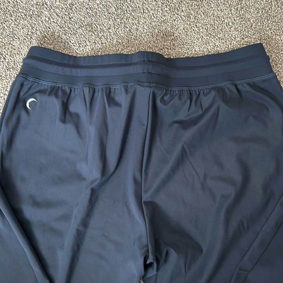 ZYIA Everywhere Zipper Joggers with gold zipper *navy* - Picture 12 of 12